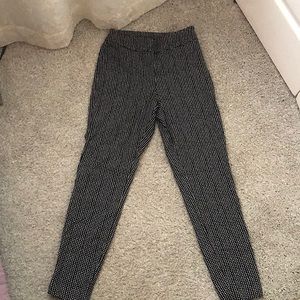 Black & White Jegging, shapes the body, stretchy,